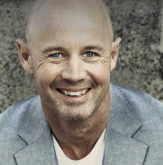 ألكسندر ويلسون، مدير مشروع بناء البيوت المحمية، يوصي بشدة بألواح GOODLIFE ثنائية الجدران بسمك 8 مم