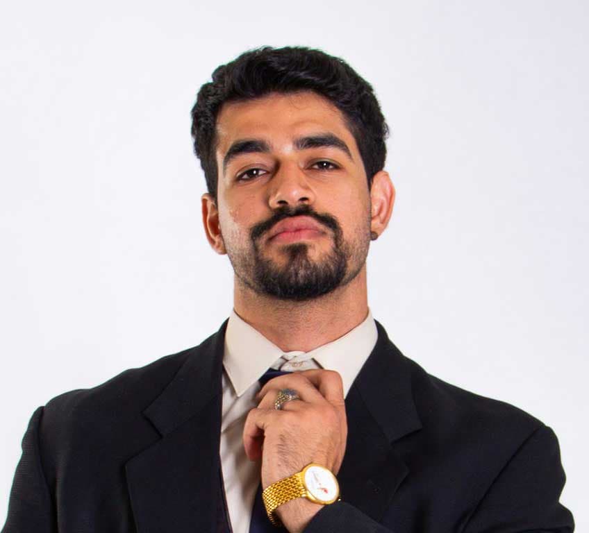 Ahmed Al-Farsi, Bauprojektleiter, bewertet GOODLIFE 2,3 mm Regentropfen-Polycarbonatplatten