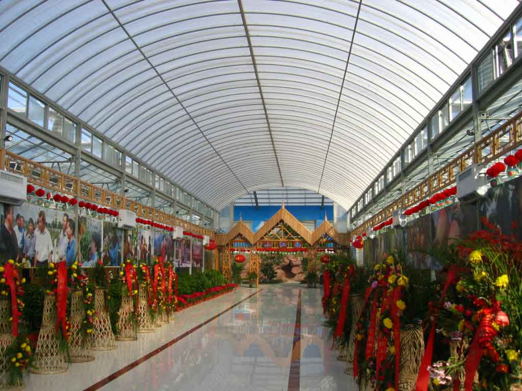 Dachprojekt des Jinhaihu Yuyang Skiresorts Peking mit 8 mm UV-geschützten Doppelstegplatten