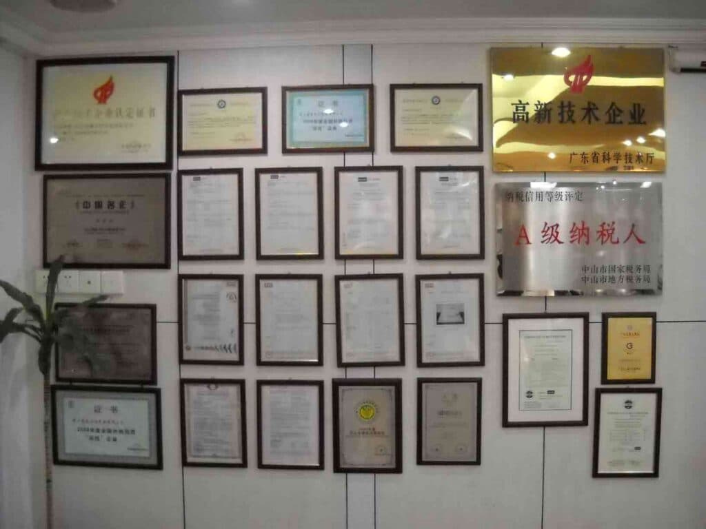 Branchenzertifizierungen und Ehrenwand von GoodLife - Qualitativ hochwertige Polycarbonat-Herstellung