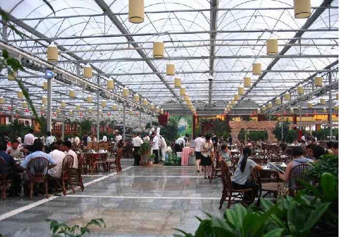 8 mm Antitropf-Polycarbonatplatten montiert im Green Home Öko-Restaurant in Qinhuangdao