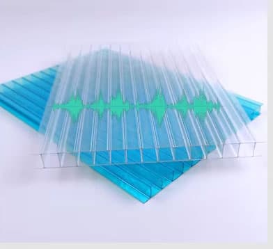 Schallschutzwand an der Autobahn mit 8 mm Polycarbonat-Doppelstegplatte