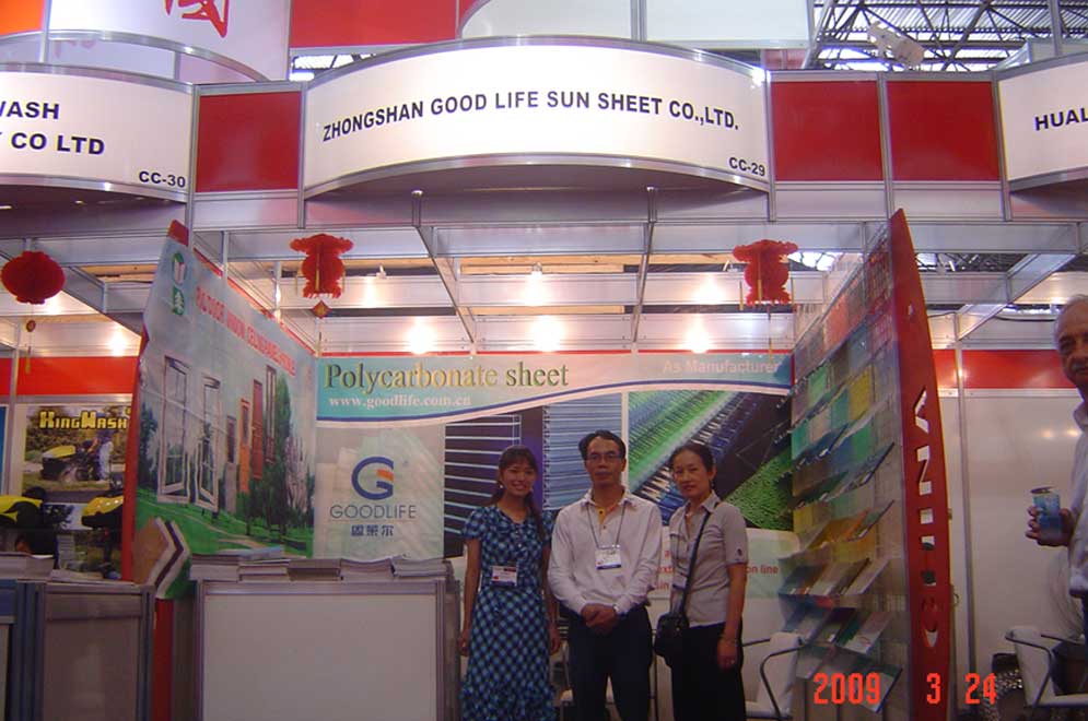 Goodlife-Team und Kunden auf der Baustoffmesse in Brasilien 2009