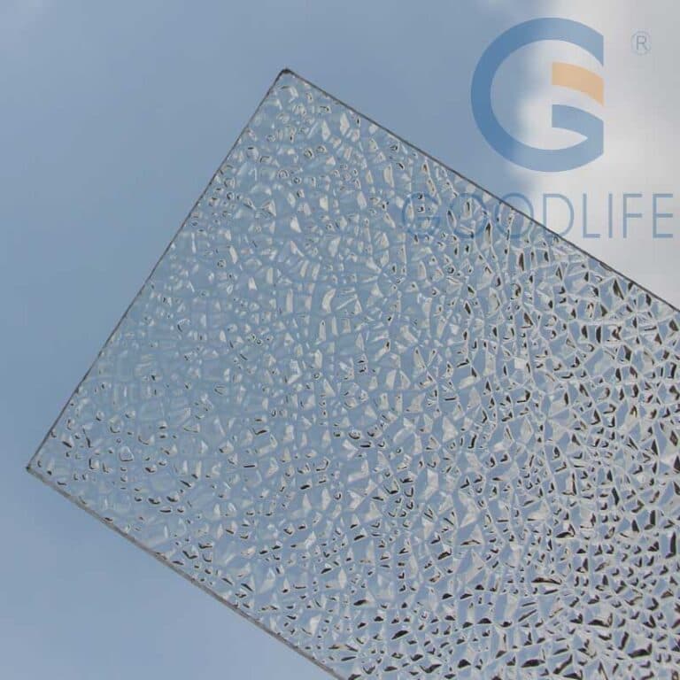 GOODLIFE 8 mm Polycarbonat-Massivplatte mit Diamantprägung reflektiert den Himmel für architektonische Ästhetik
