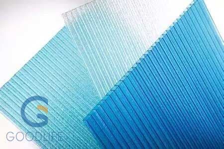 Leichte mehrfarbige zweischichtige Polycarbonat-Hohlkammerplatten für einfache Montage