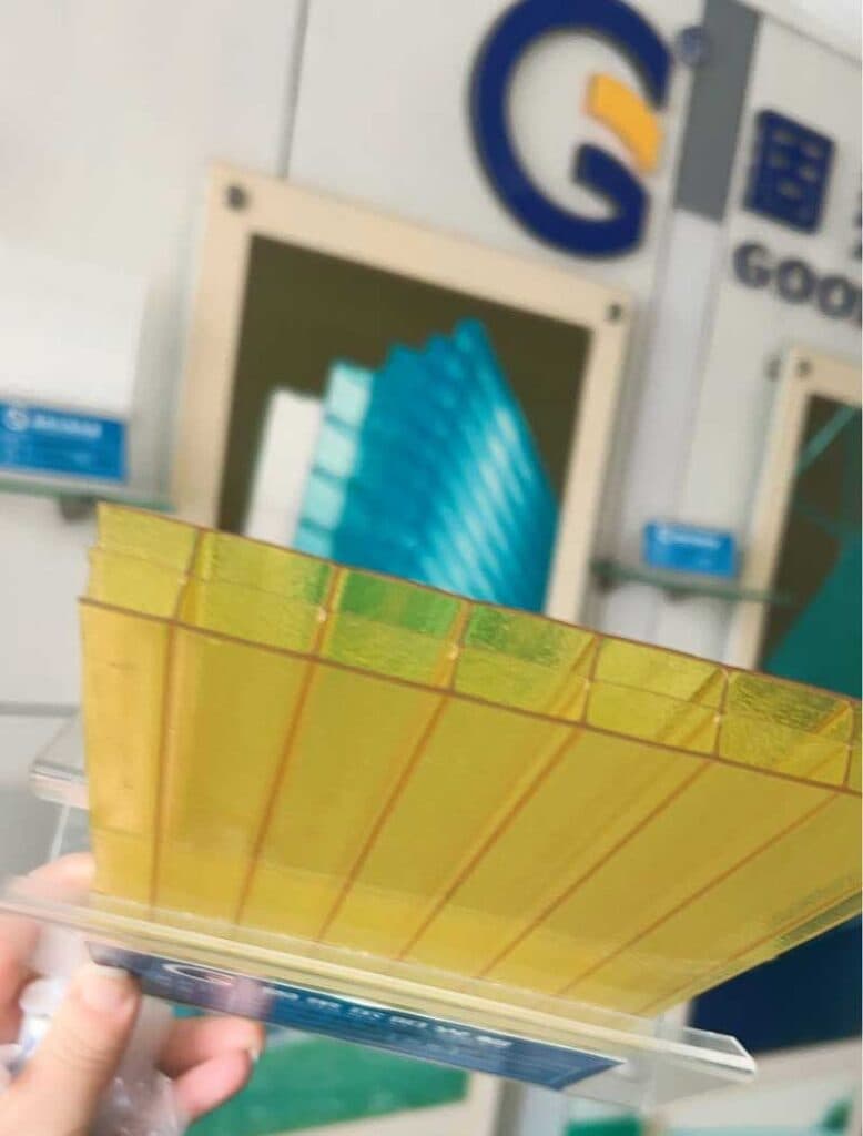 Schalldämmungs-Demonstration: Dreischicht gelbe Crystal Light Polycarbonat-Mehrkammerplatte