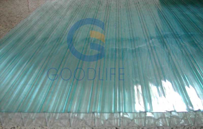 UV-Schutzschicht-Test auf X-Struktur-Polycarbonat mit Indikatorfarbe für gleichmäßige Verteilung