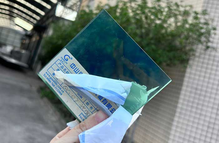 IR-Polycarbonat-Massivplatte demonstriert Materialstärke, Oberflächenqualität und überlegene Schlagfestigkeit